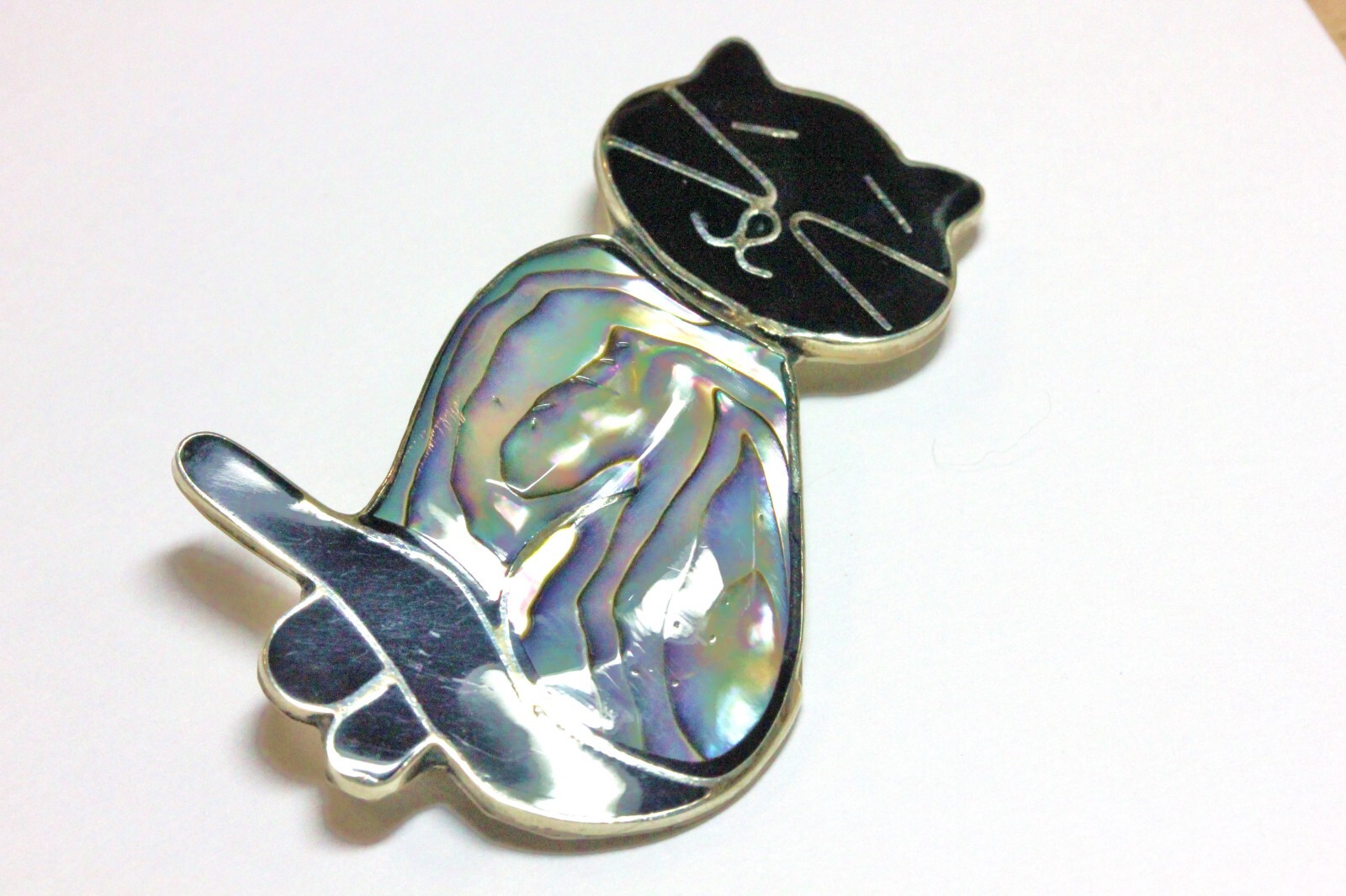 ALPACA abalone shell mother of pearl silver tone pin brooch cat 2 inch 9.1g vint