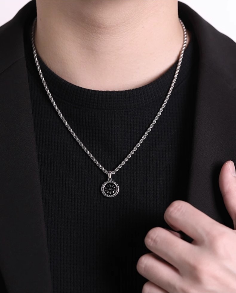Retro Sunflower Medallion Necklace Twisted Rope Chain Stainless Unisex Collar