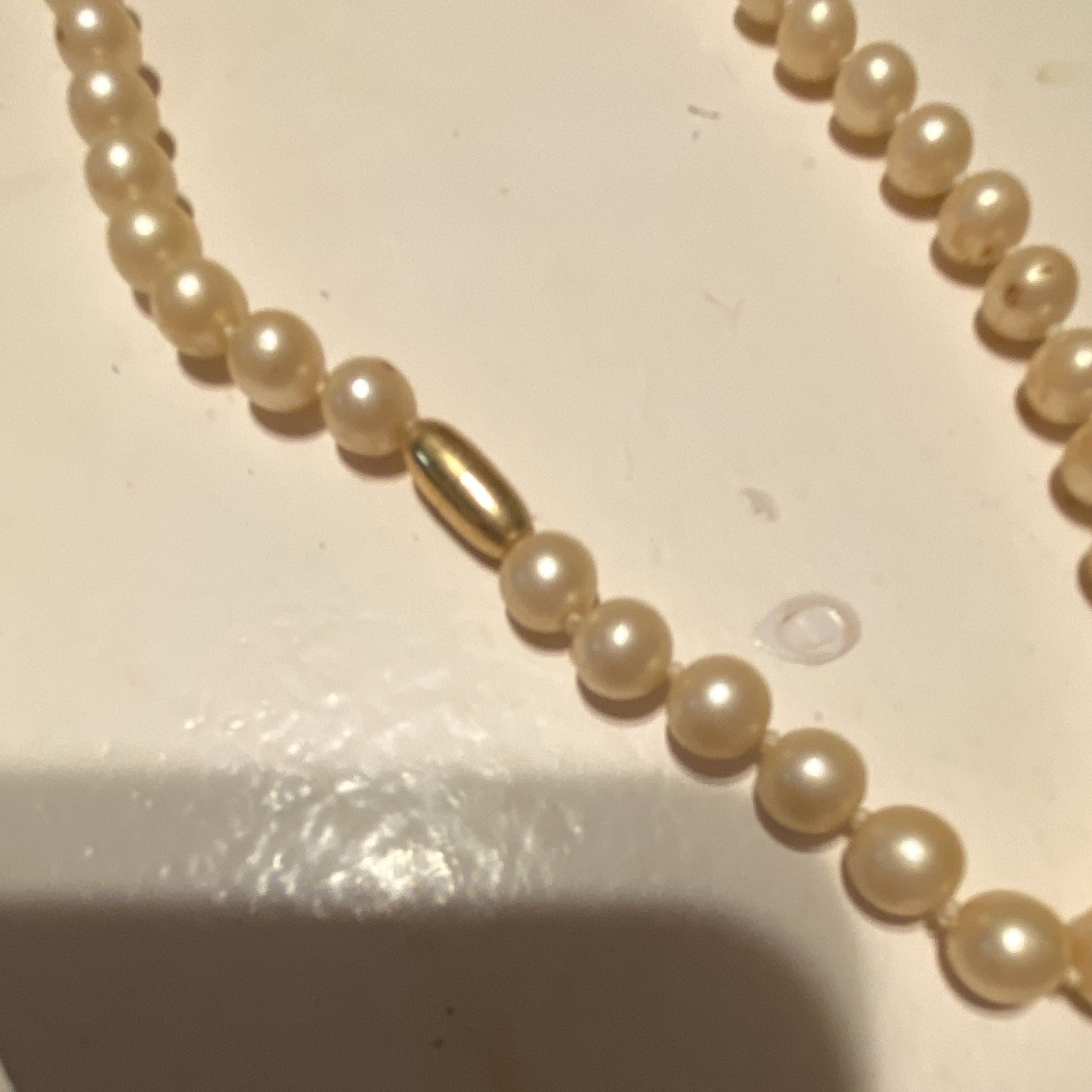 Single Strand Ivory Simulated Pearl Beaded Necklace Gold Tone Barrel Clasp