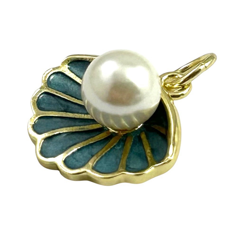 Seashell Charm Necklace Pendant Clamshell Faux Pearl Gold Plated Enamel Jewelry