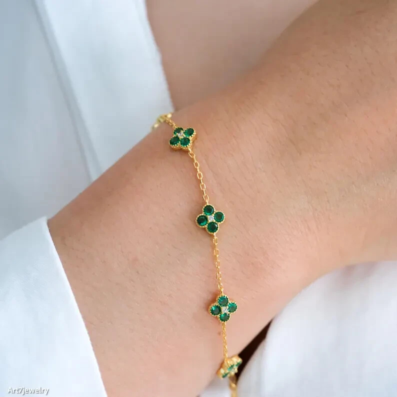 4 Ct Round Simulated Emerald Women Flower Tennis Bracelet 14K Yellow Gold Plated