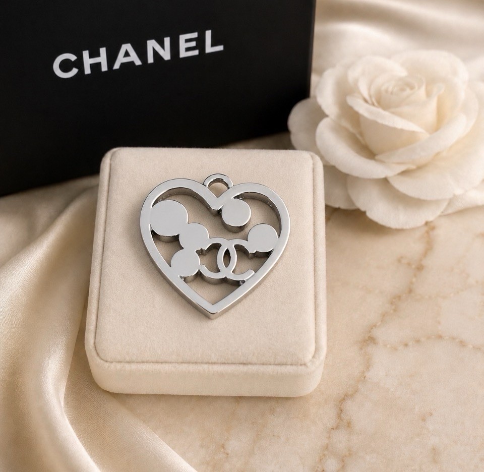 CHANEL Heart Crystal Charm Pendant VIP Gift Keychain Component Silver Tone