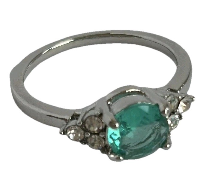 Moissanite Blue stone ring / silver tone / Size 7.25/ Very Good Condition