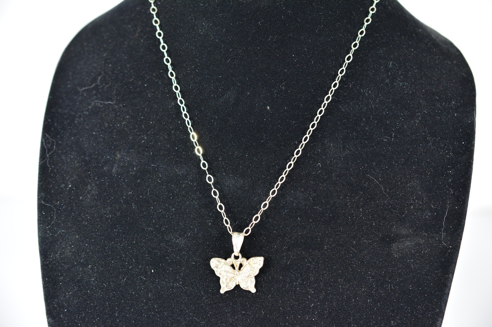 Stirling Silver .925 Butterfly Necklace 18″ 5 GRAMS