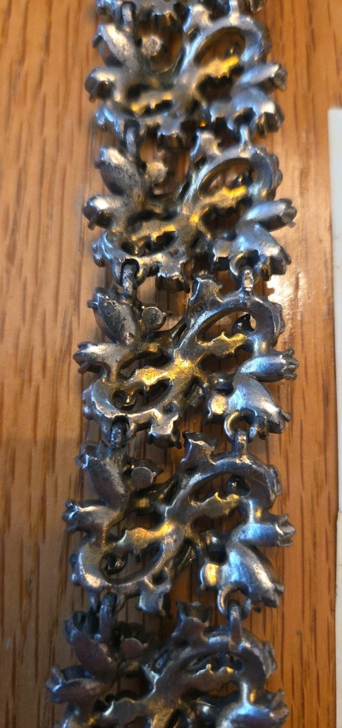Broken Damaged Parts Only Hollycraft Bracelet 195?