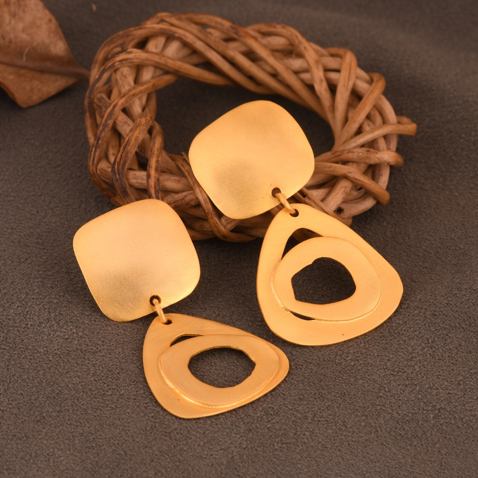 Gold Color Fancy Earrings Handmade Women Stud Jewelry For Special Occasion