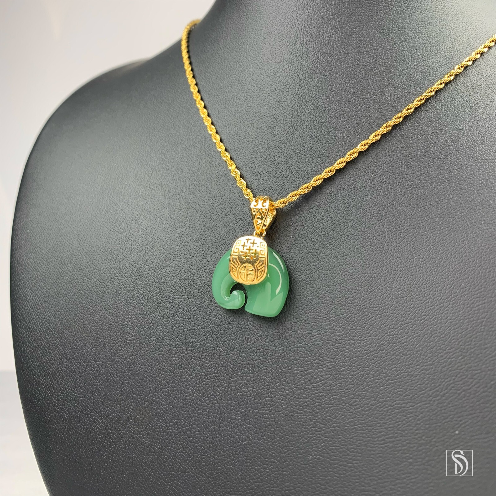 Green Jade Elephant Pendant 18K Gold Stainless Steel Rope Chain Necklace Jewelry