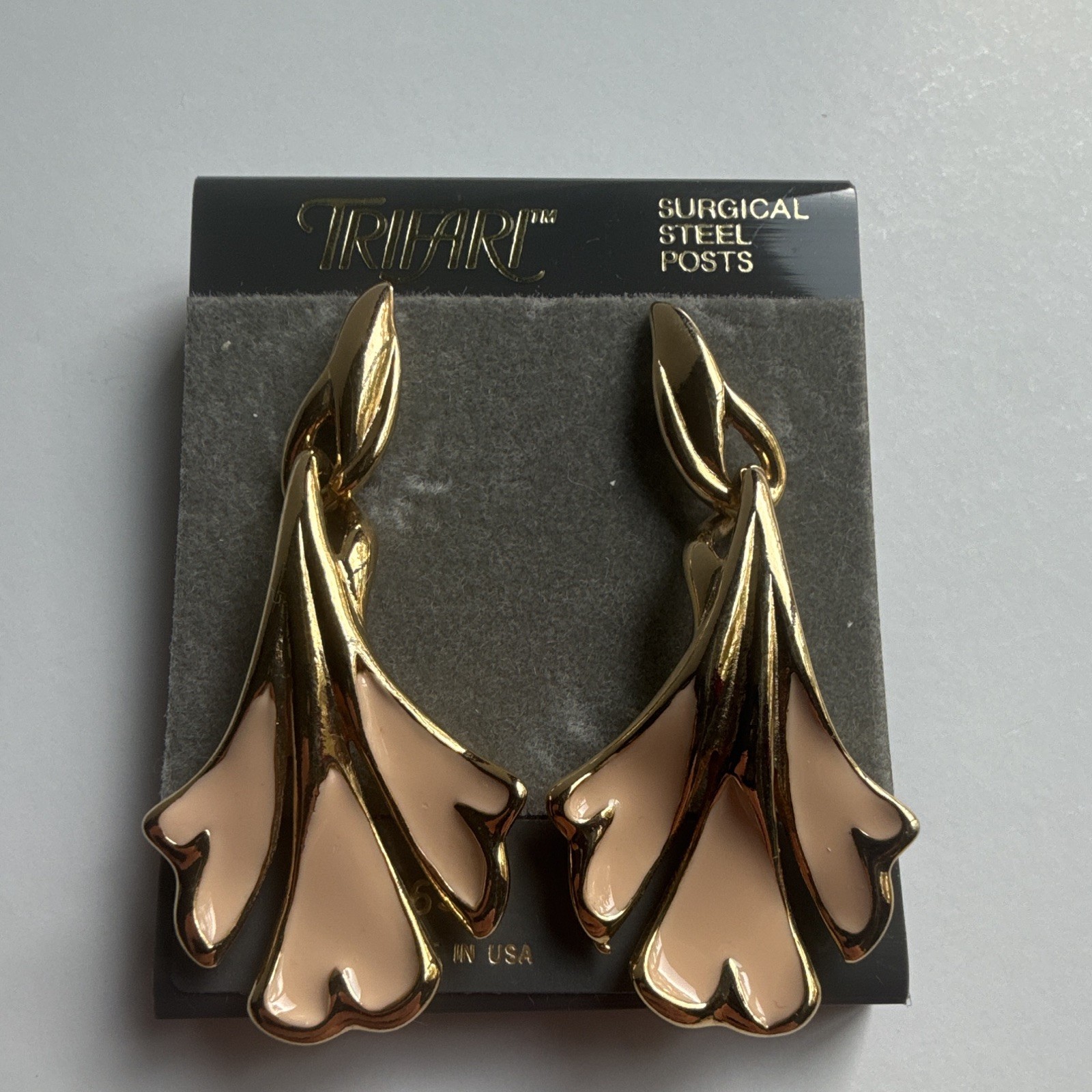 Vintage Crown Trifari Signed Pink Enamel Flower Gold Tone Dangle Earrings