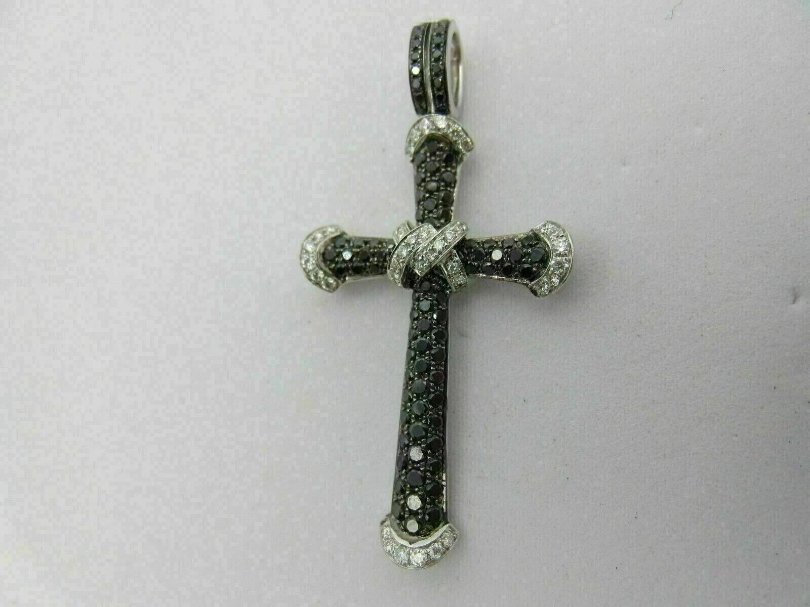 2Ct Round Cut Simulated Black Diamond Men’s Cross Pendant In 925 Sterling Silver