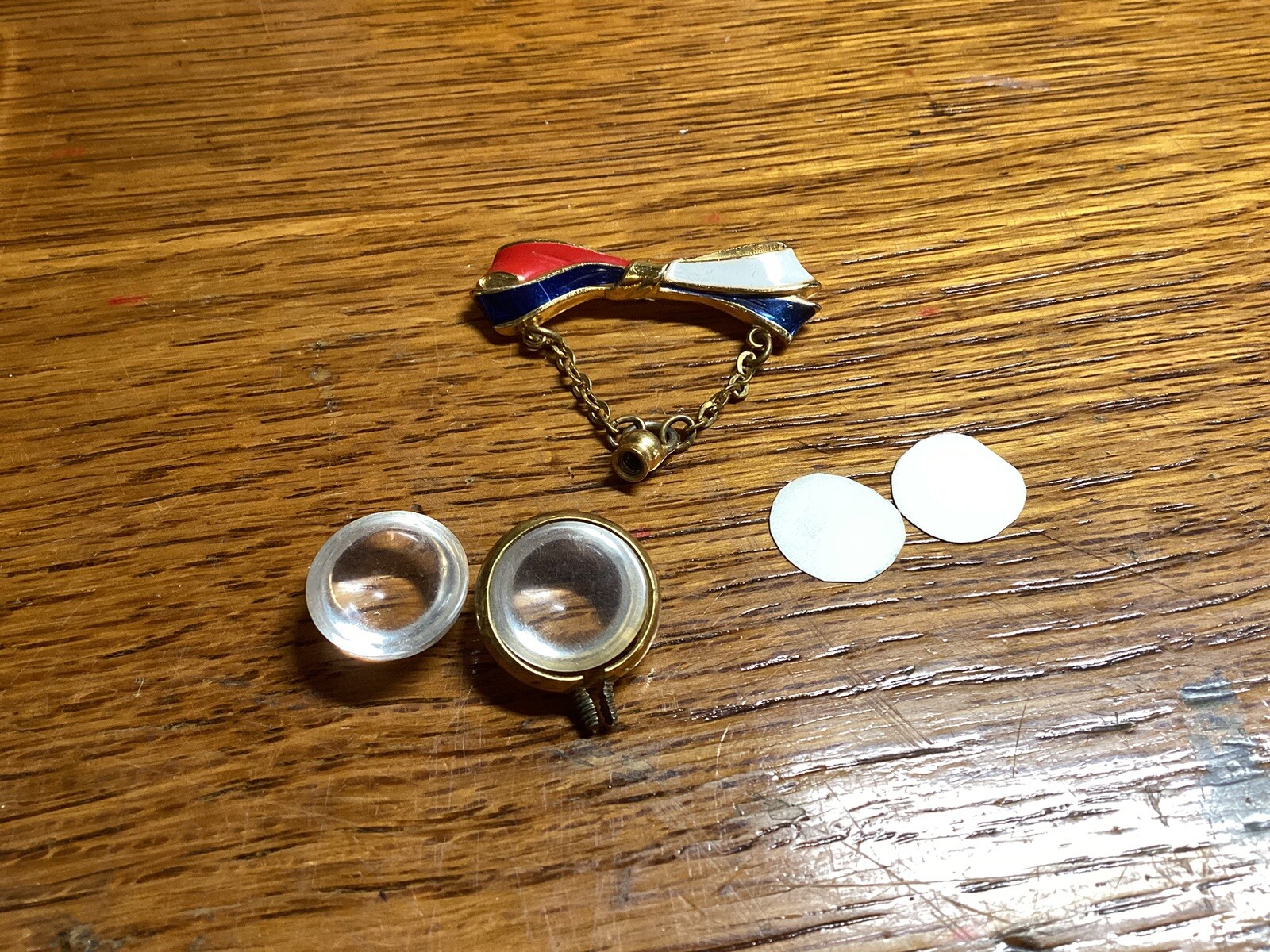Red White Blue Gold Tone Bow Pin With Dangling Orb Bubble Photo Vtg. Free Ship