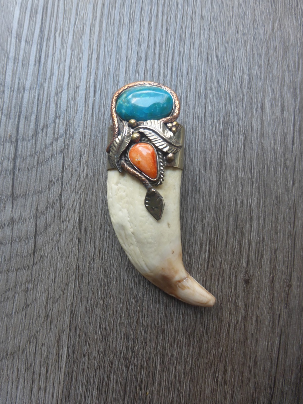 Vintage Tusk Pendant – Silver – Peruvian Artwork – Spondylus- Chrysocolla Stone