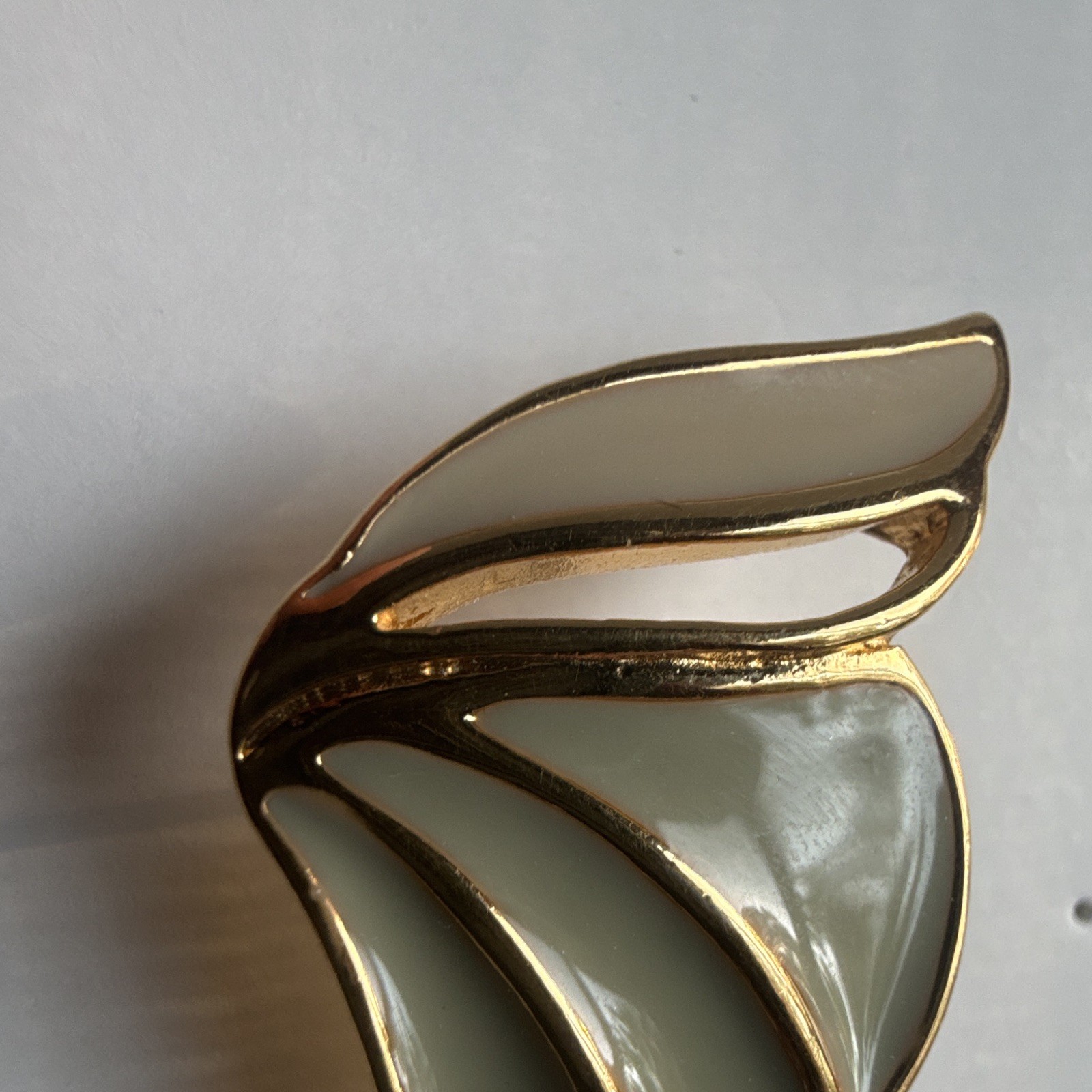 Vintage Trifari Signed Gold Tone Ivory Enamel Wing Stud Earrings Butterfly Back