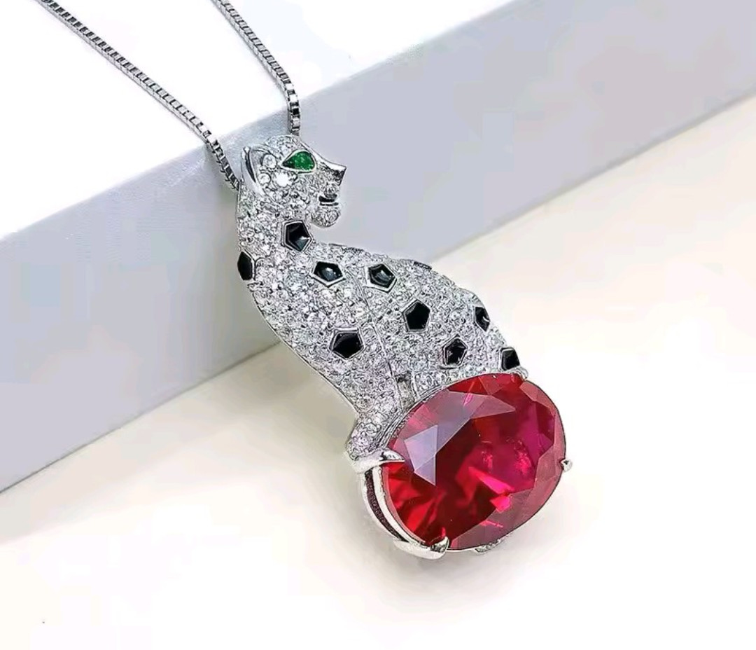 Beautiful Elegant Ruby Zircon Leopard Luxurious Necklace for Women