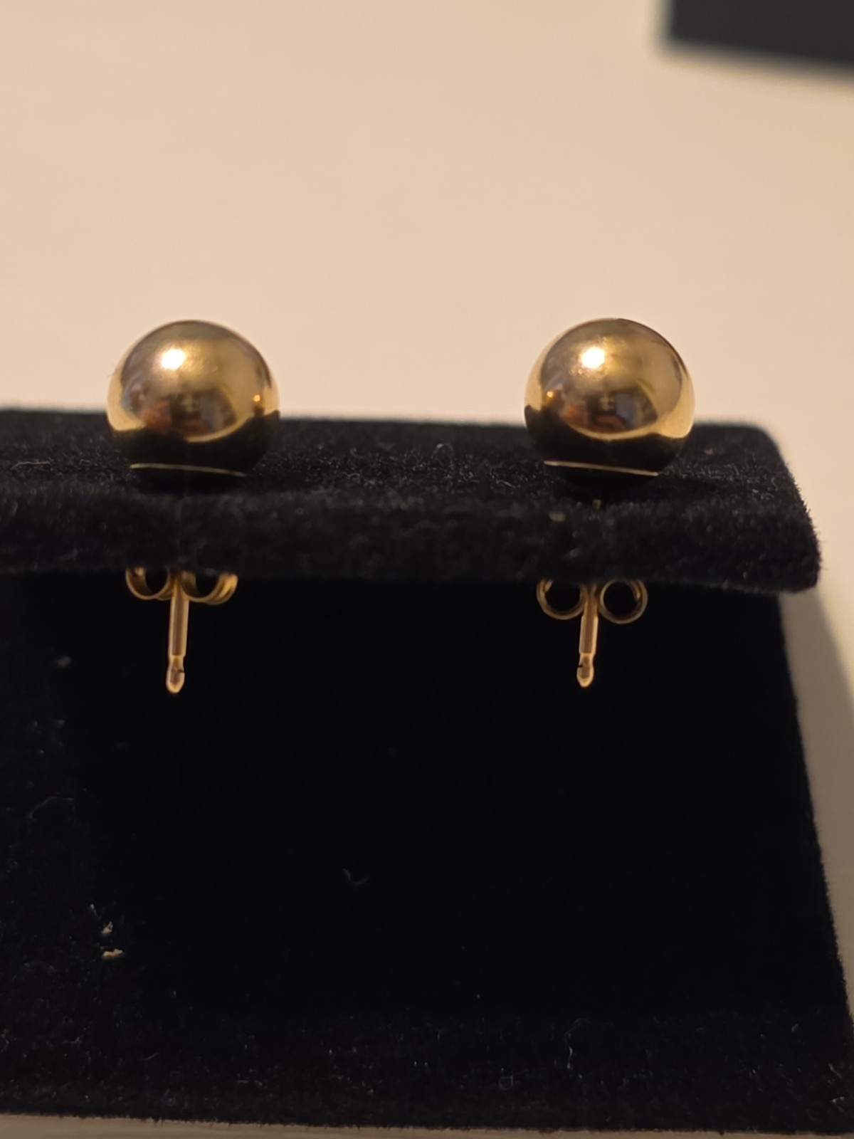 14k Gold Stud Earrings Perfect for Every Day Wear Or Any Special Occasion!!
