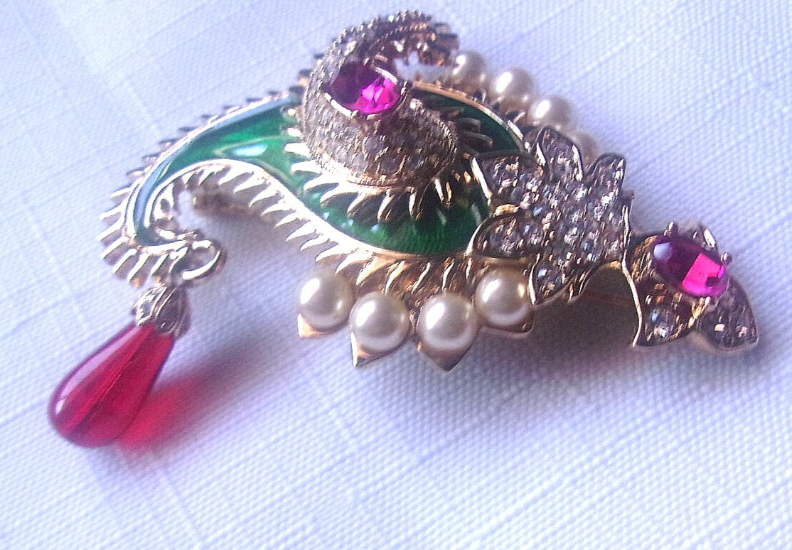 Kenneth Jay Lane KJL Vintage Maharani Paisley Enamel & Pearl Pin & Earrings Set