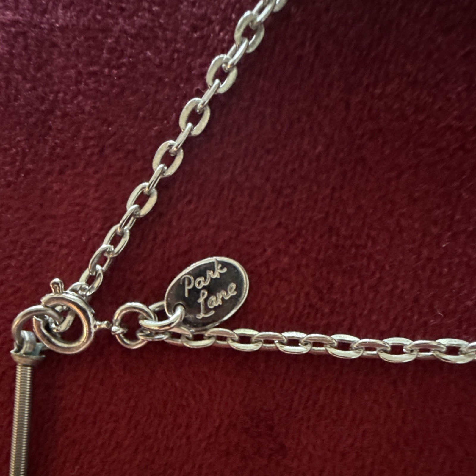 Park Lane Signed Silver Tone Cable Chain Necklace Horseshoe Charm Green Beads