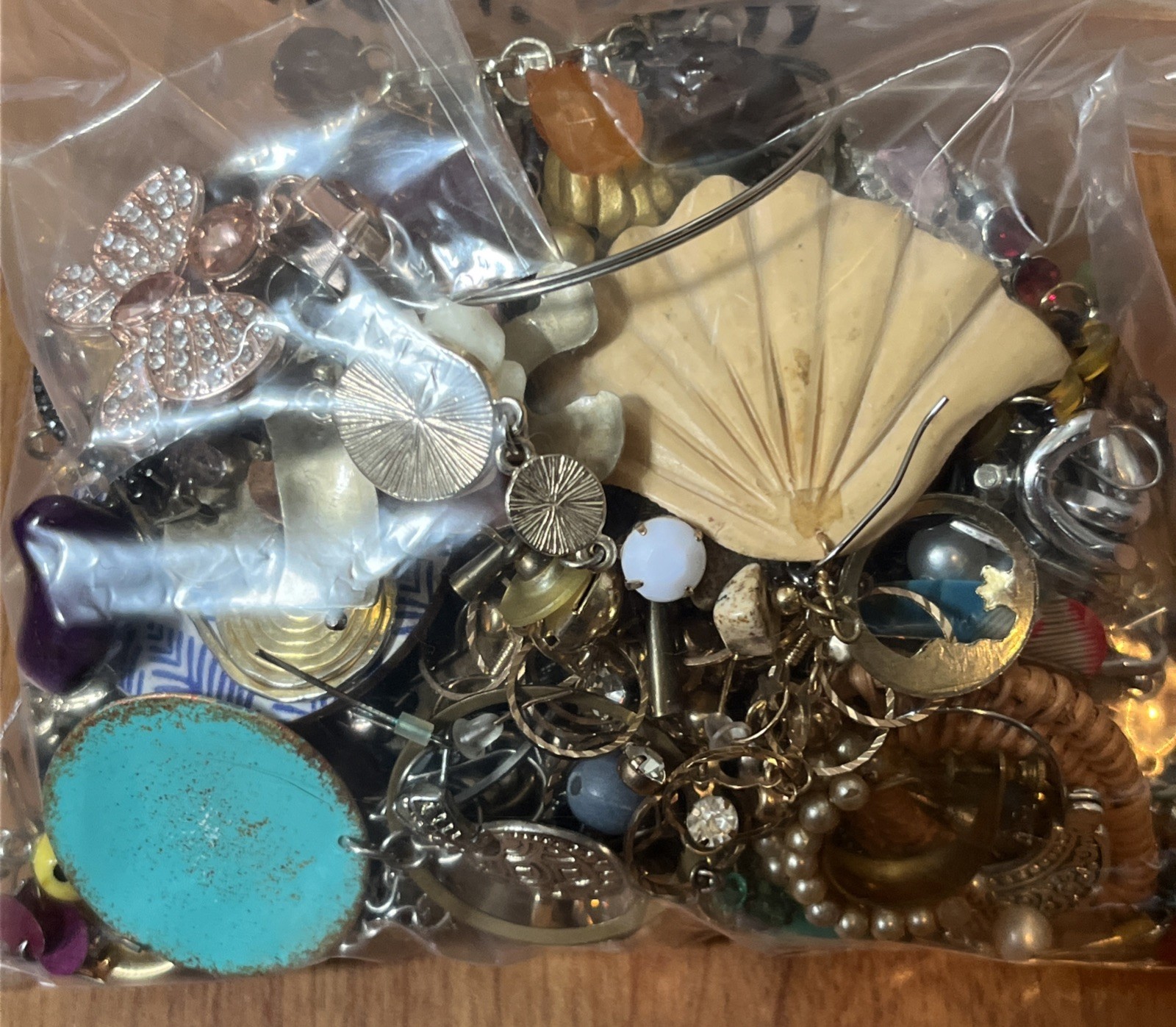 Womens Mismatch Earrings 1 Lb Mixed Materials DIY Craft Crafters Lot Vtg To Now