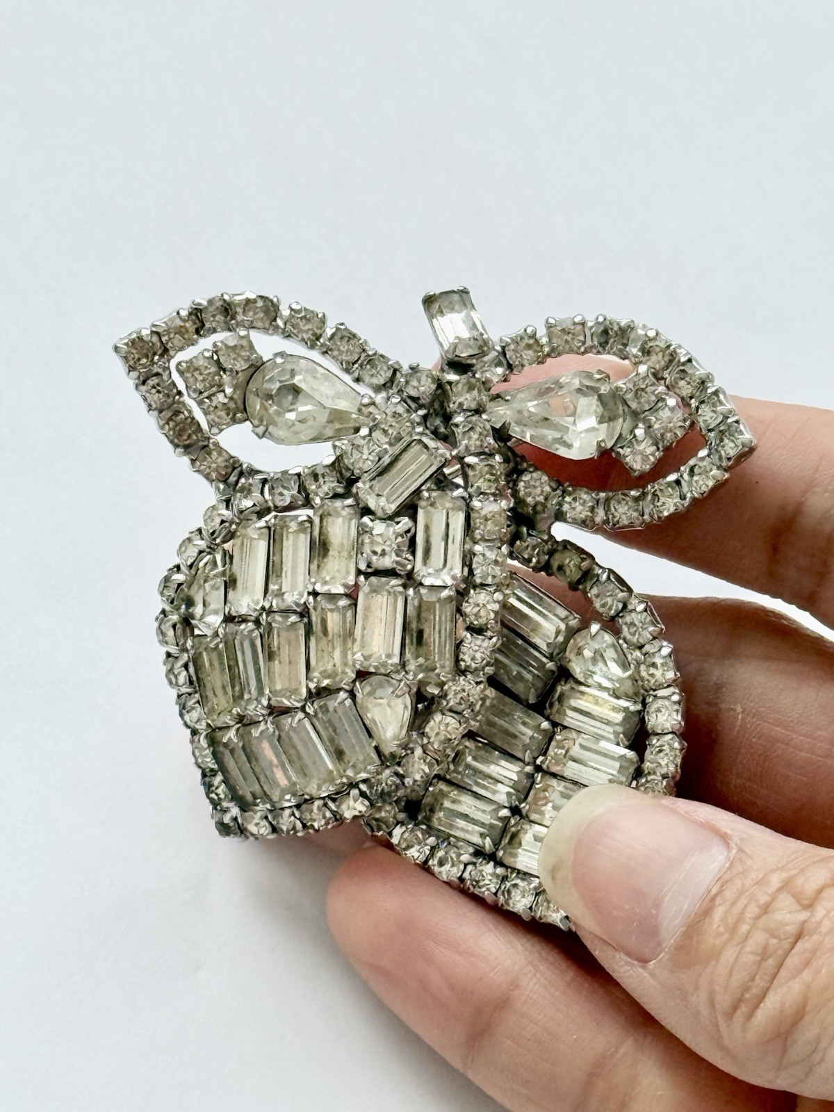 WEISS Signed Bee Brooch Pin Silver-Tone Metal Clear Baguette Rhinestones 2″