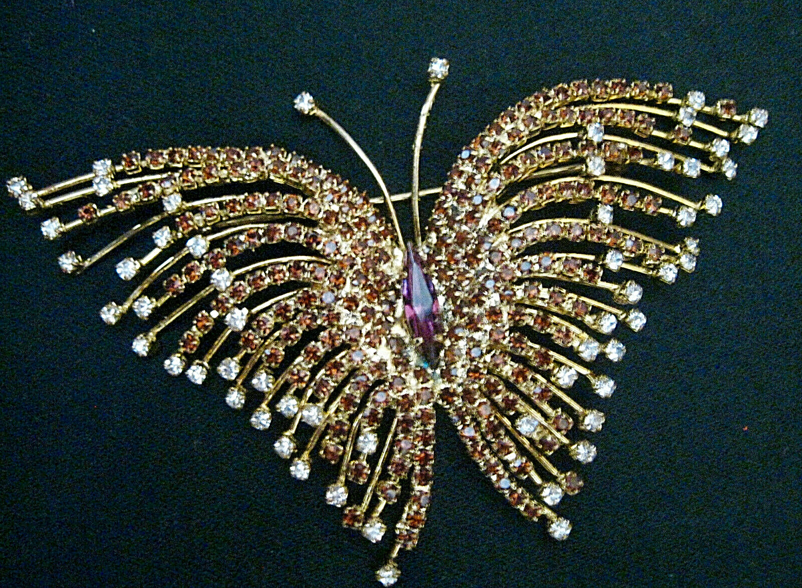 “VERY BEAUTIFUL RHINESTONE STUDDED BUTTERFLY BROOCH” UNSIGNED & IT SPARKLES!