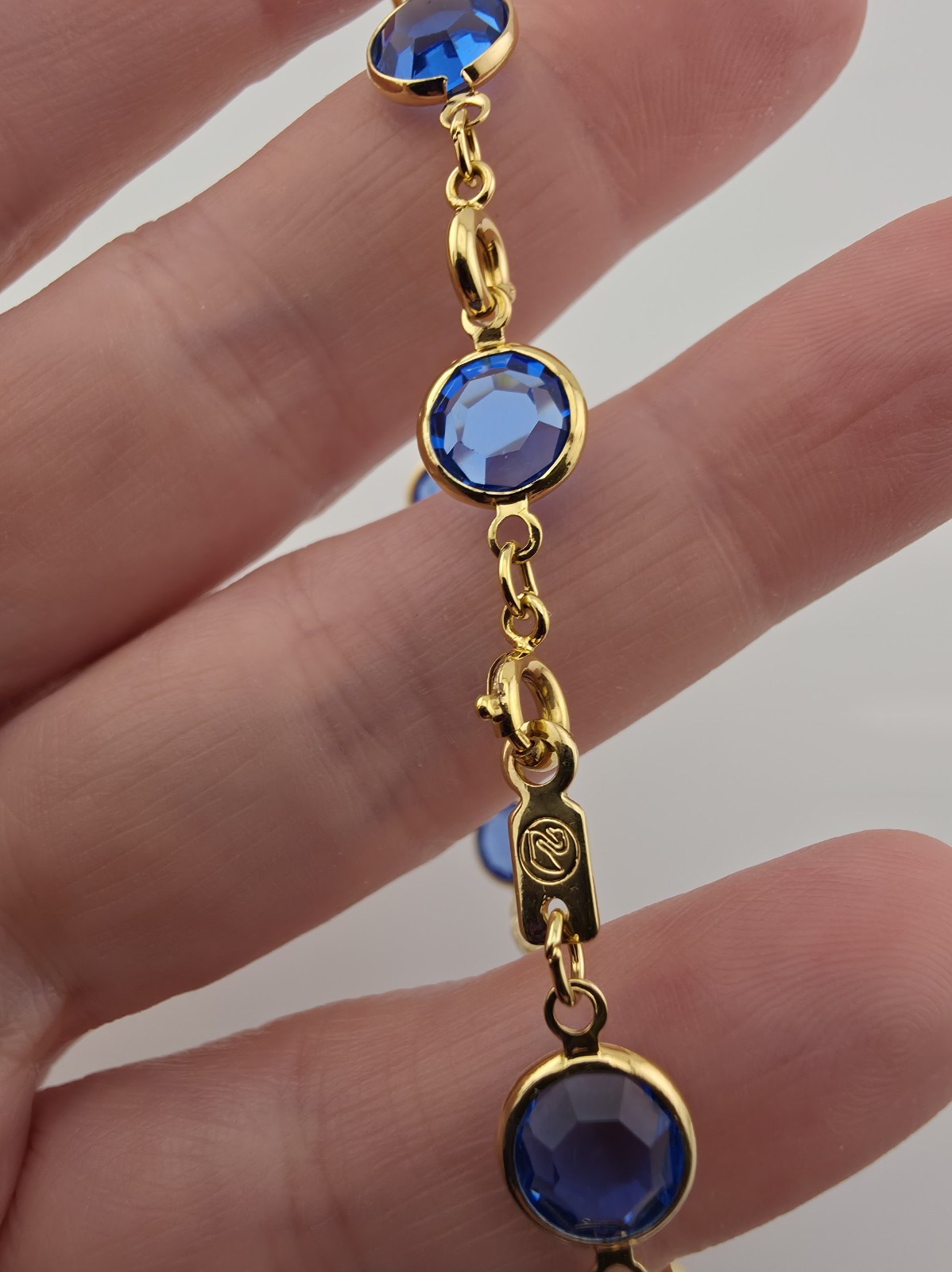 Vintage Swarovski Bezel Set Blue Stone Goldtone Bracelet Swan Mark 7.5″ Extender