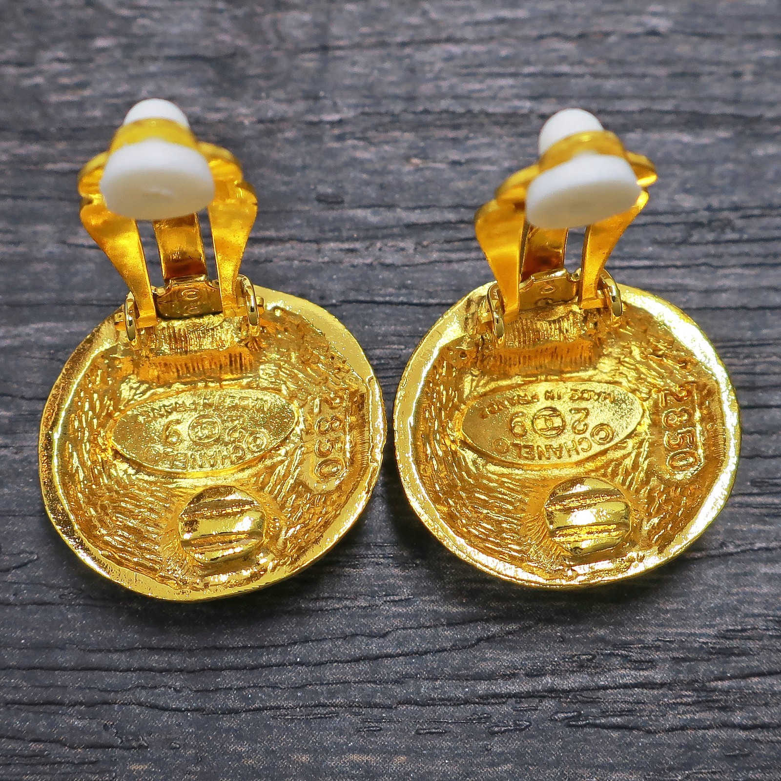 CHANEL Gold Plated CC Logos Round Vintage Clip Earrings #1372c Rise-on
