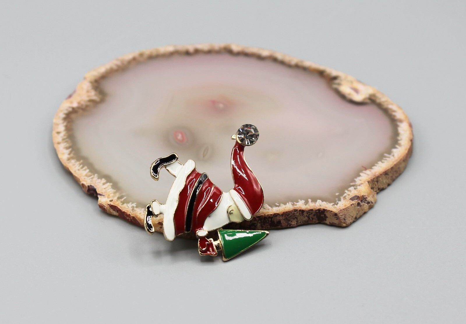 Christmas Santa pin brooch jewelry elegant fun adorable cute sparkle Holidays