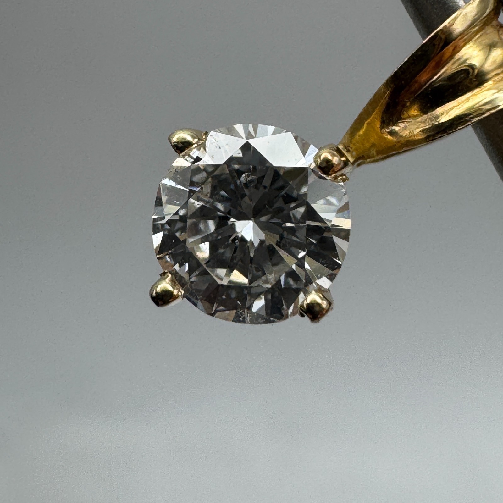 Solid 14k Gold with Diamond Pendant / 0.45 carat diamond / 11.4 mm tall / .46 g