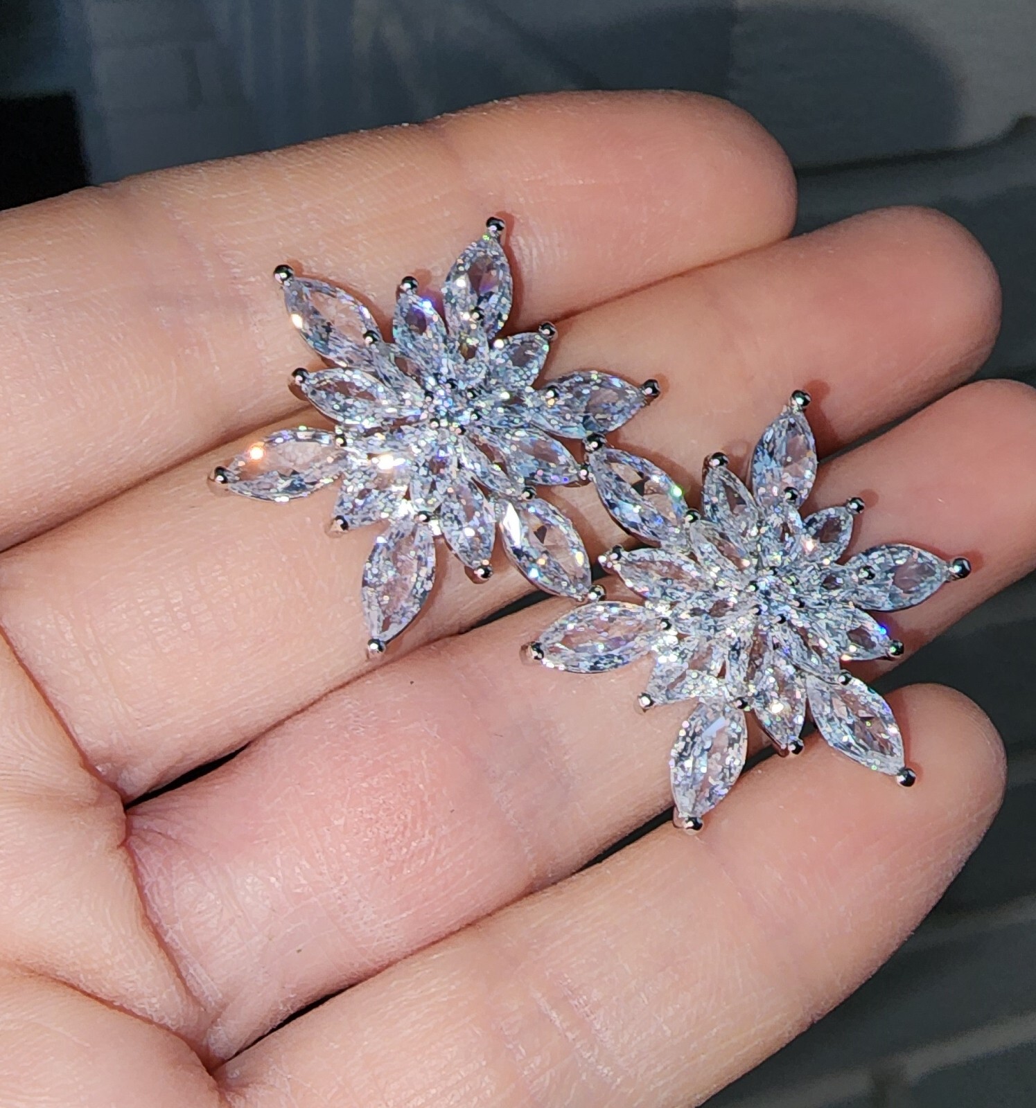 18k White Gold Plated Diamond Simulated Crystal Snowflake Stud Earrings