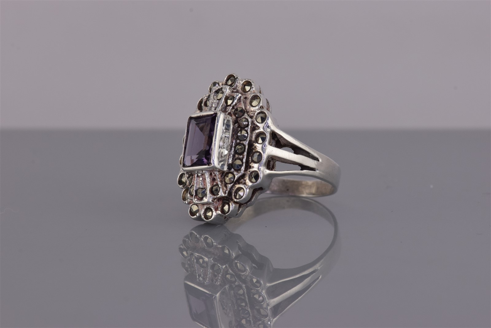Sterling Silver 21mm Purple Emerald Cut Marcasite Clustered Band Ring 925 Sz: 7