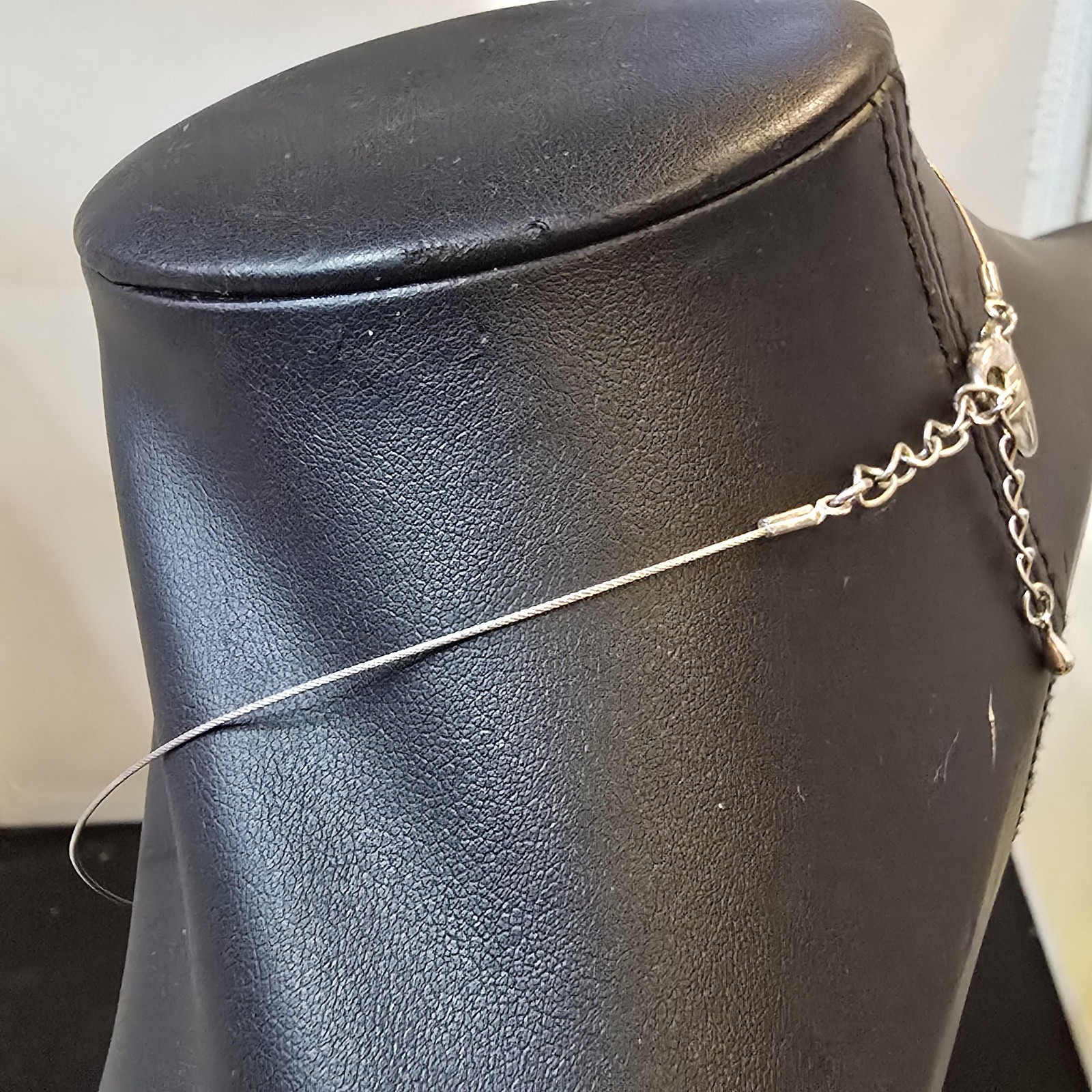Silver Tone Oval Pendant Necklace Womens NY Chain Lobster Clasp Modern Jewelry