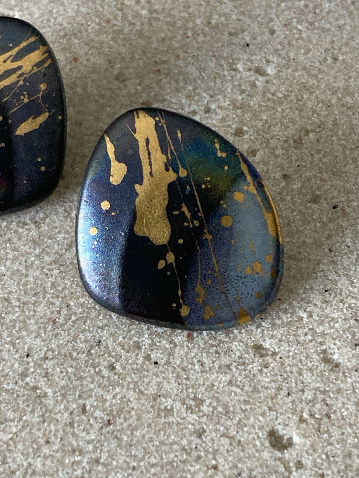 Vintage Abstract Enamel Stud Earrings Black Gold Splatter Modernist Ceramic