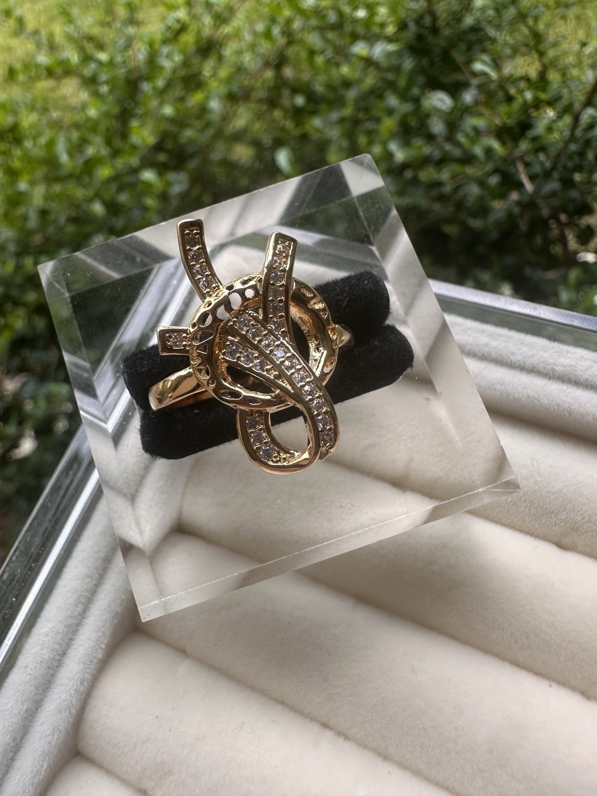 Gold Crystal Intertwined Loop Ring – Women Jewelry Gifts Statement Rings