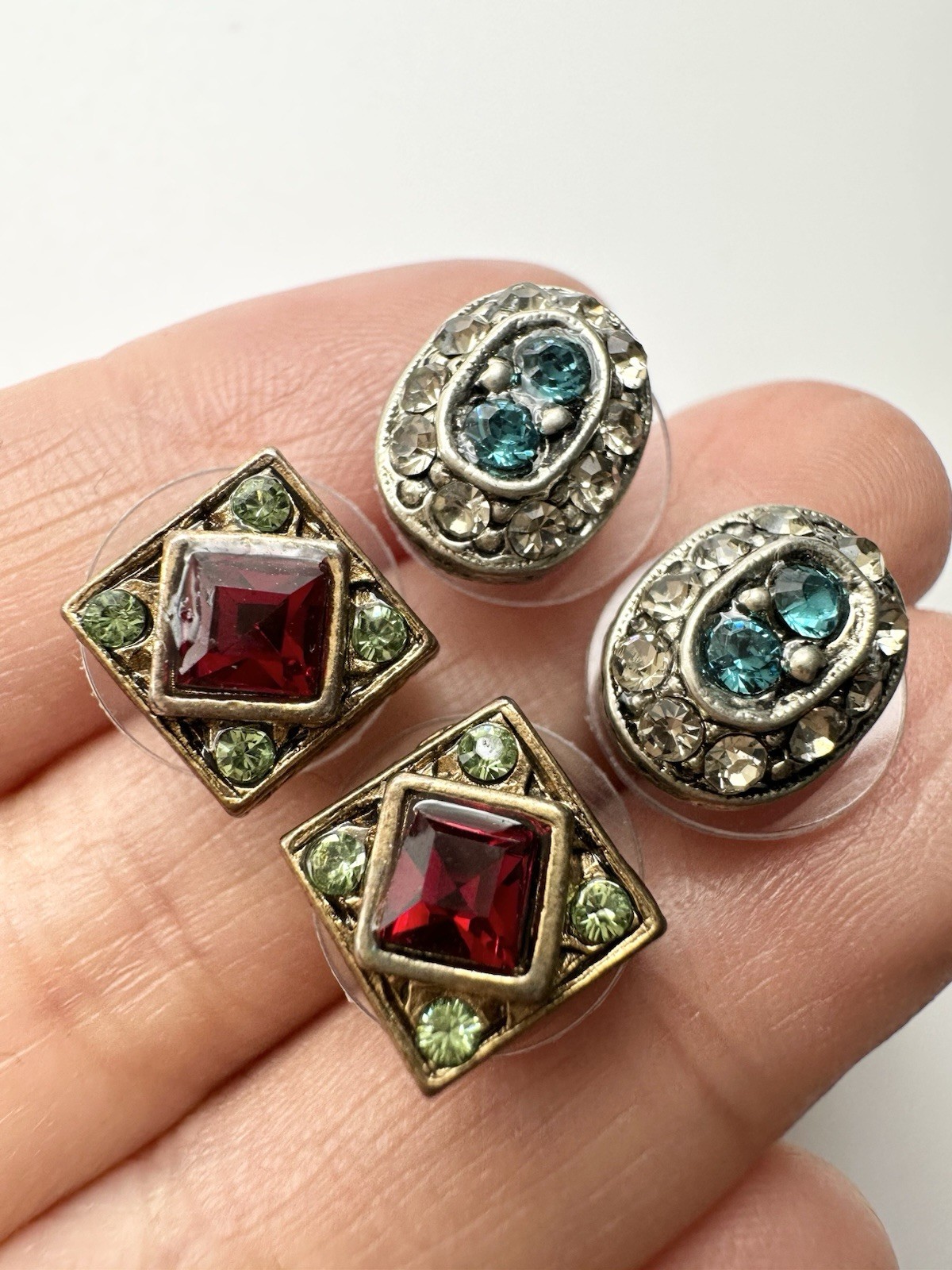 Sweet Romance Rhinestone Pierced Earrings