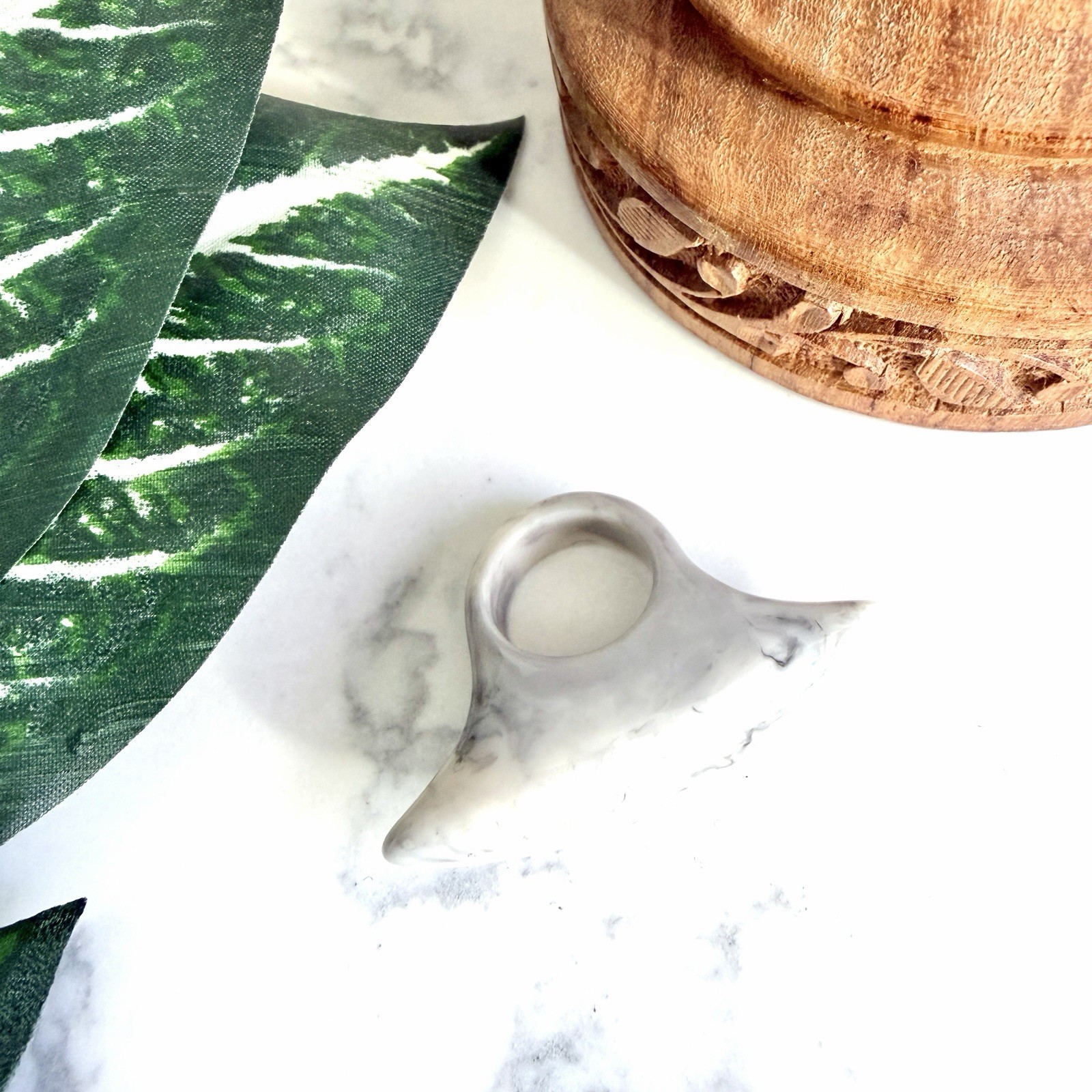 White Gray Marbled Resin Large Statement Ring Size 7 Chunky Unique Jewelry NEW
