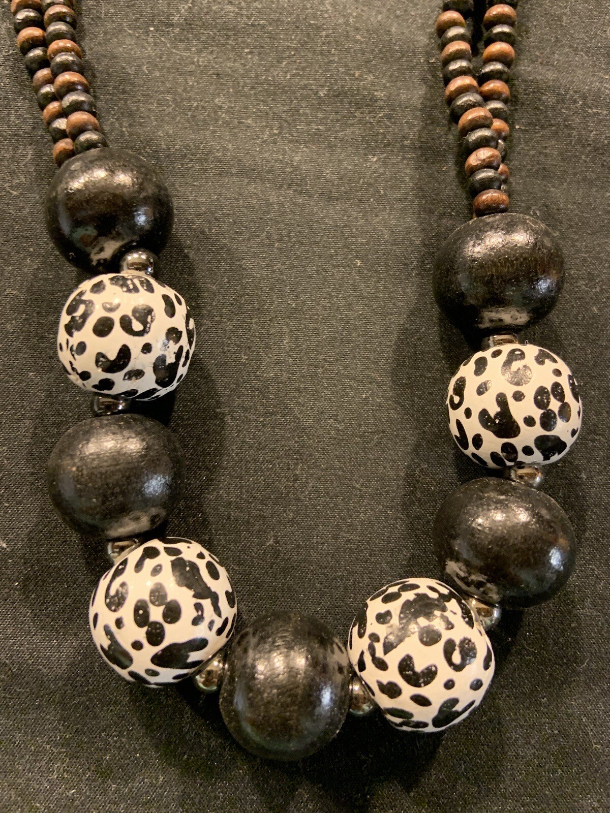NWT Fashion Animal Print Elastic Wood Beaded Necklace Choice Of Brown Or Black