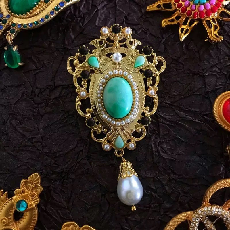 Wholesale 10 Vintage Palace Baroque Brooches Mixed Gold Plated Colorful Gem Pins
