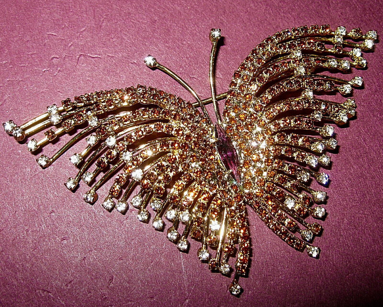 “VERY BEAUTIFUL RHINESTONE STUDDED BUTTERFLY BROOCH” UNSIGNED & IT SPARKLES!
