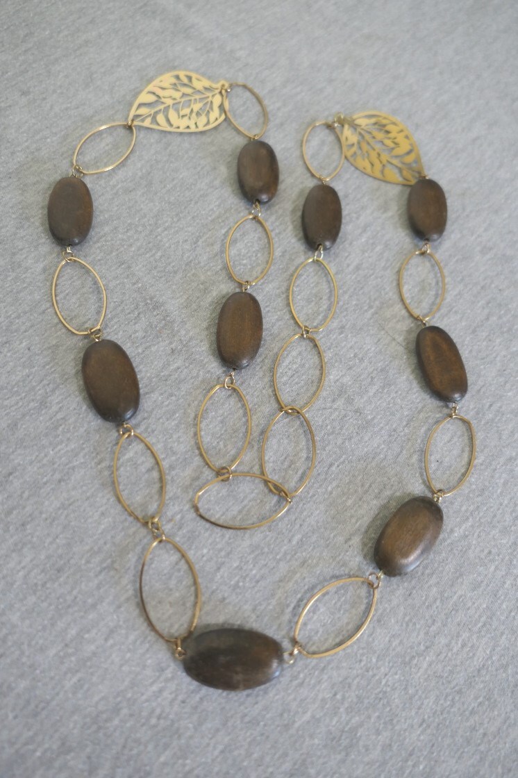 Vintage 1960’s Wood, Iron Metal & Stamped Brass Leaf Costume Necklace 44″ L