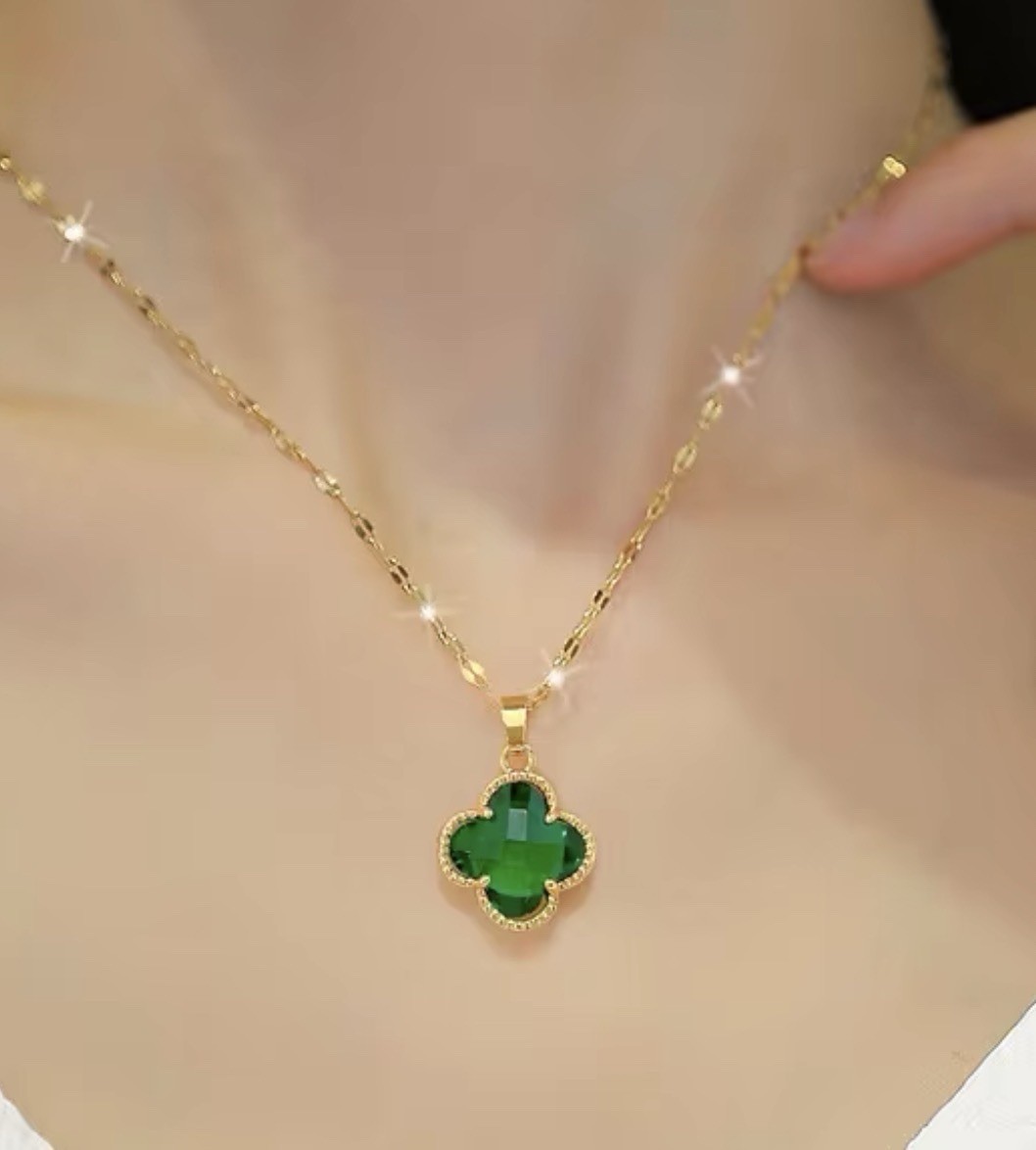 Gold Tone Necklace with Green Clover-Shaped Pendant, Cable Chain, Bezel Setting