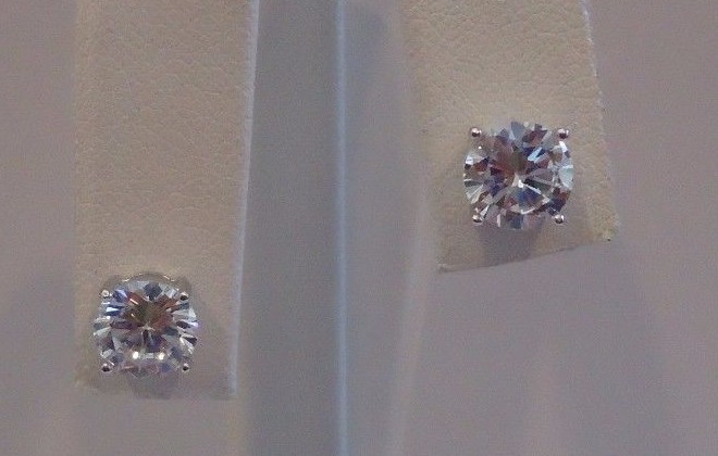 925 STERLING SILVER STUD EARRING 3 CARATS ROUND CUT LAB CREATED DIAMOND /SZ 7MM
