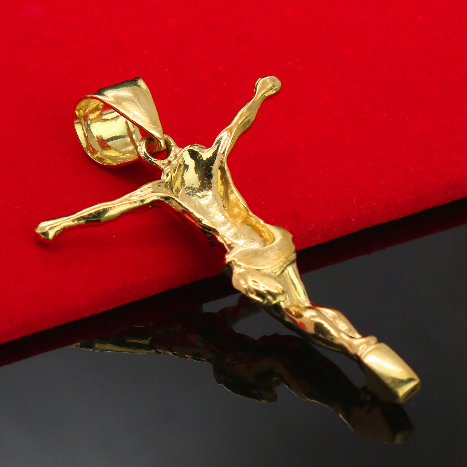 Jesus Crucifix 14k Gold Plated Brass Pendant 24″ Figaro Necklace Choker Chain
