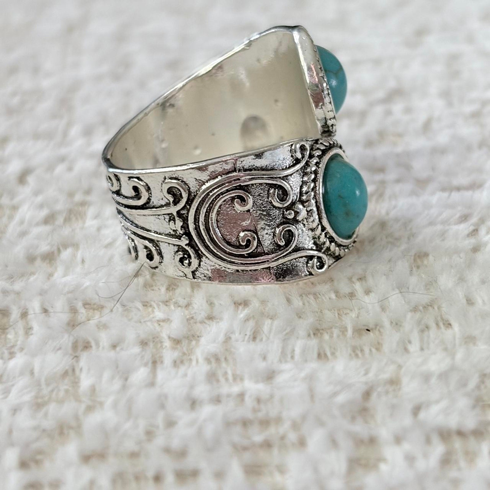 Antique Style Silver Ring with Turquoise Stones Size 10.5