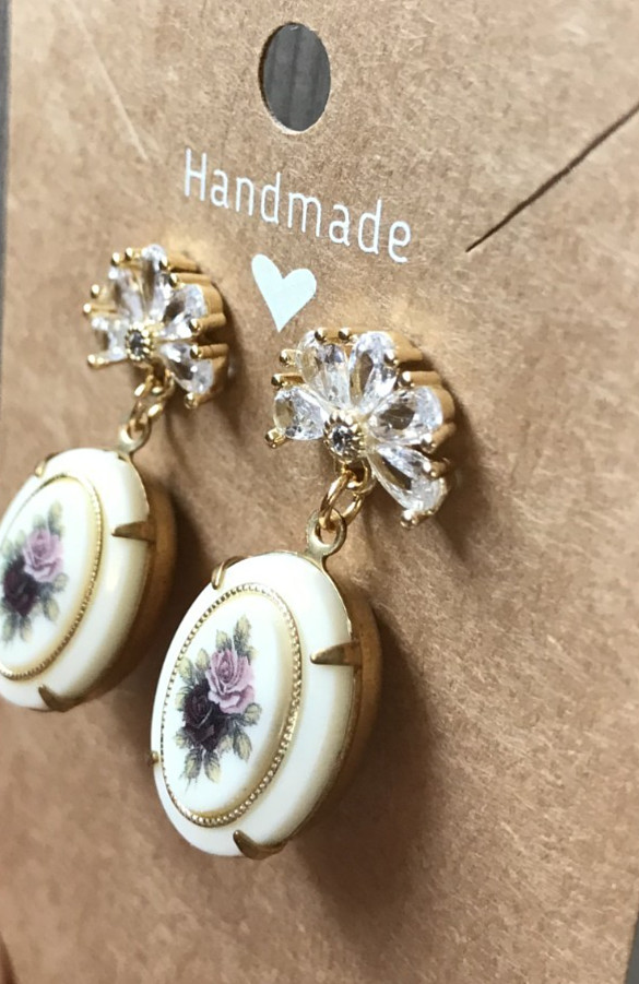 Vintage Style Handcrafted 18K Gold Plated Floral Cameo Dangle Earrings Romantic