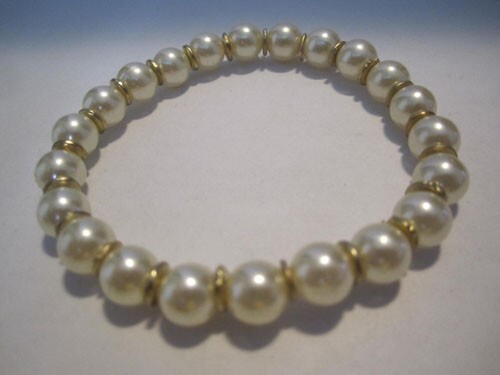 Bracelet – Faux Pearls with Gold Accents (1 Piece)