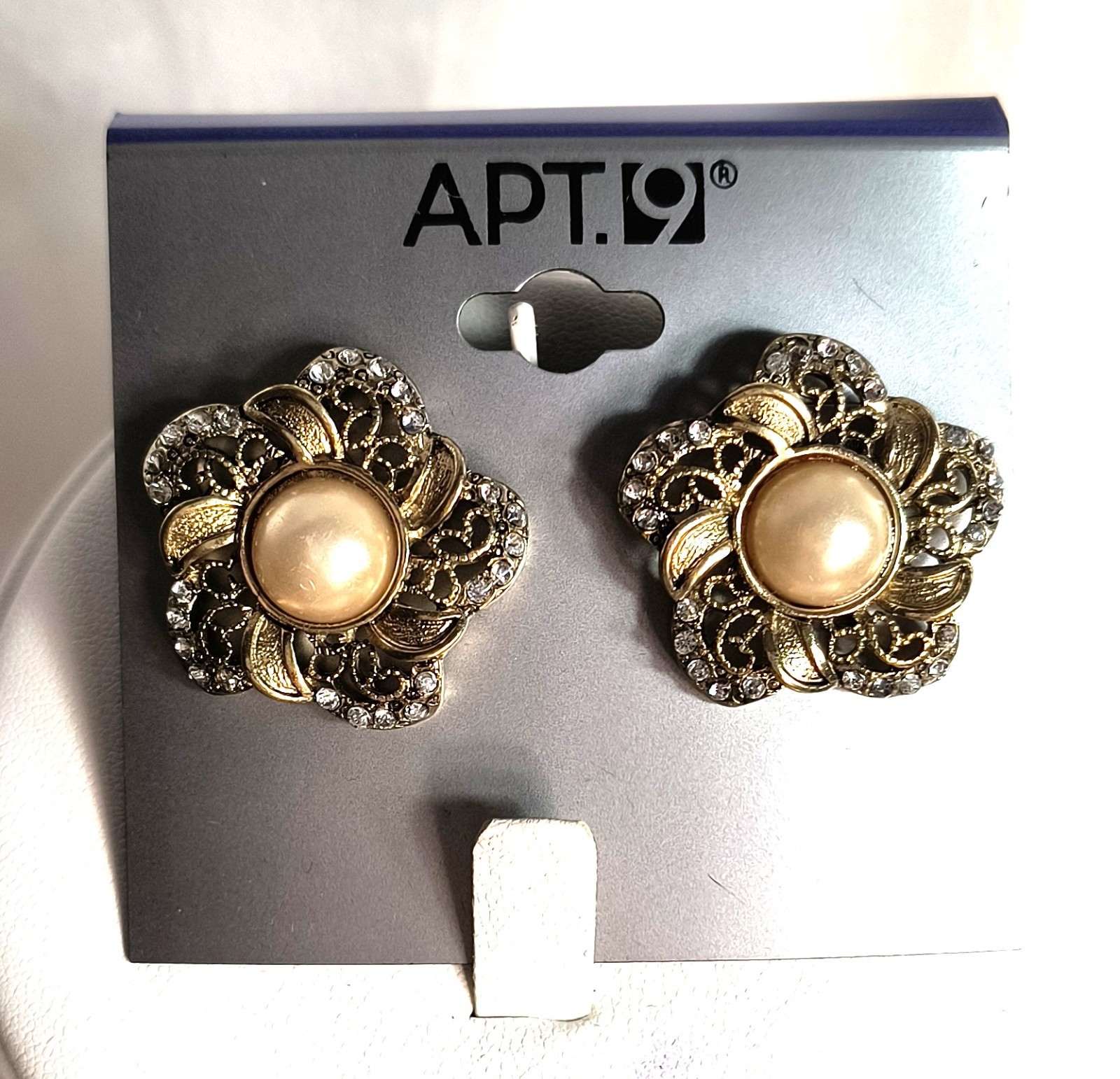 New With Tags Apt. 9 Women’s Post Earrings Goldtone Clear Crystals Faux Pearls