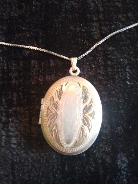 Vintage Photo Locket. 1/20-12k GF Pendant. 17in. 925 ITALY Sterling Box Chain.