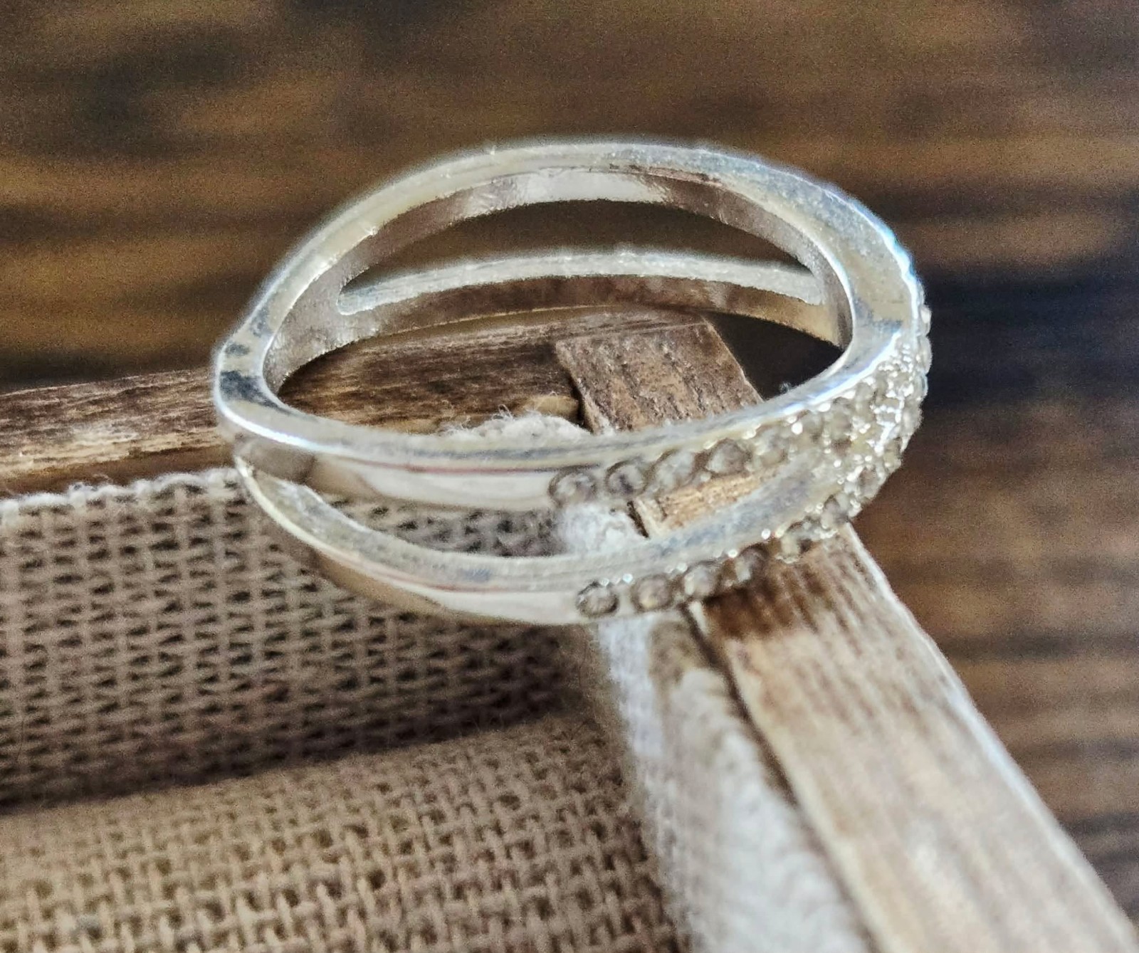 Criss Cross X Ring Size 8 Dainty Thin Clear CZ Crystal Fashion Band Silver Tone
