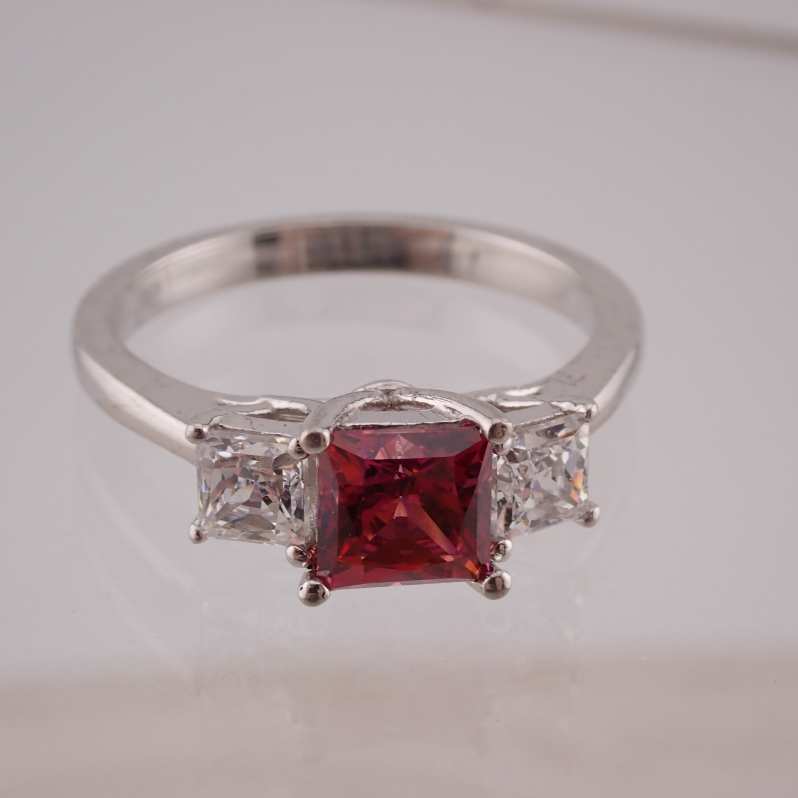Berricle Simulated Ruby Clear CZ Sterling Silver Size 8 Ring Weighs 3.8 grams