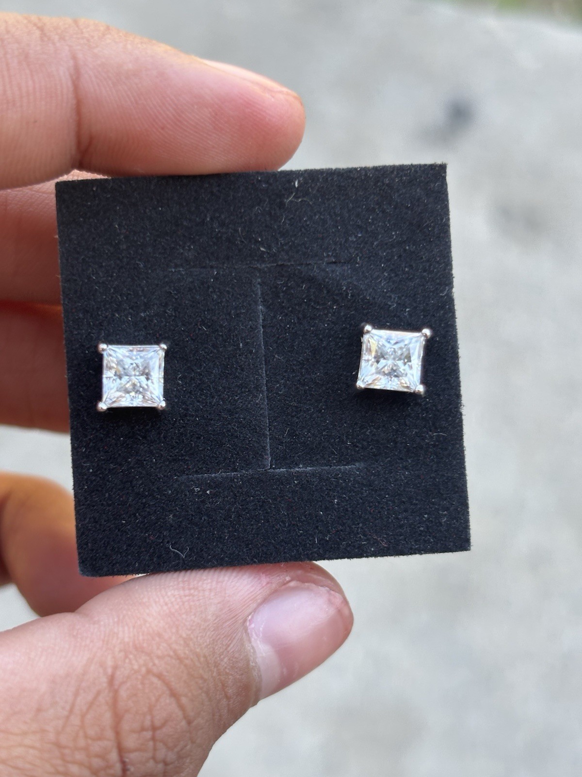 VVS1 Moissanite Stud Earrings 1CT On Each Side, Unisex Great Gift SHOOT OFFERS!!
