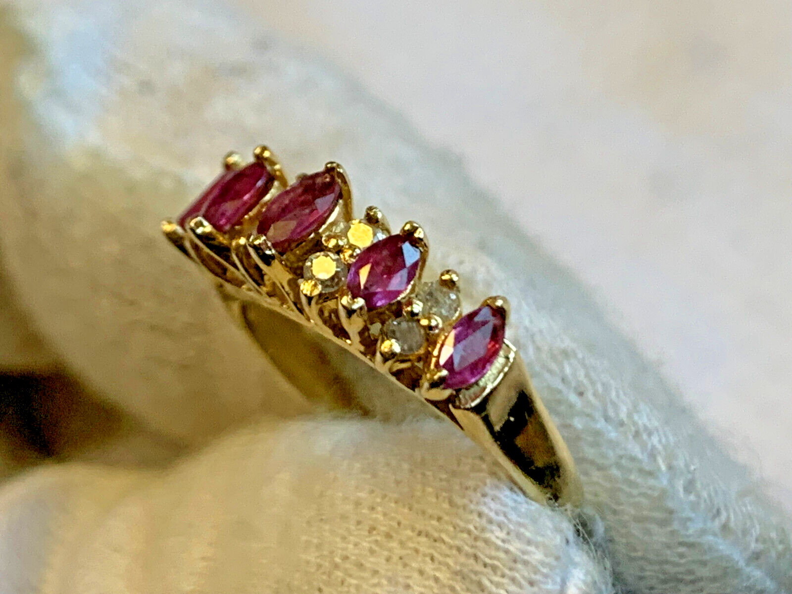 14K Yellow Gold Ring 2.5g Fine Jewelry Size 5.25 Band Ruby & Clear Color Stones